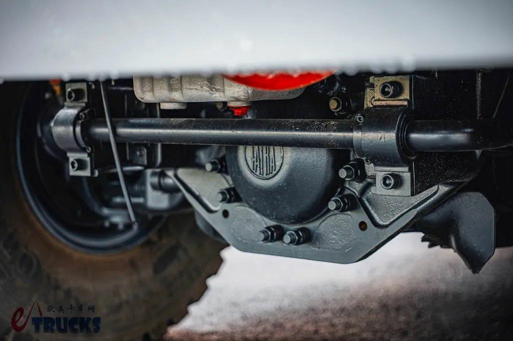 风冷V8+全轮转向,通过性超强!如此短小精悍的太脱拉Force消防车见过吗 - 第10张 - 提加商用车网 风冷V8+全轮转向,通过性超强!如此短小精悍的太脱拉Force消防车见过吗 - 第10张