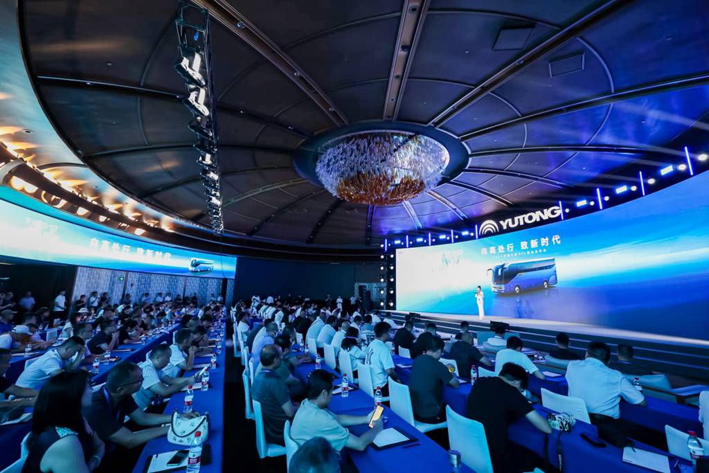 东方美学融合世界科技！宇通天域S12正式上市，重新定义“高端客车” - 第1张