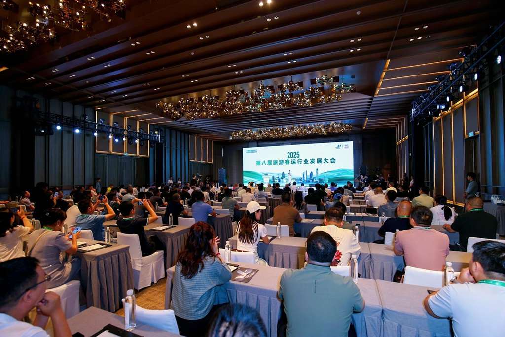 高端产品赋能行业未来!苏州金龙亮相第八届旅游客运行业发展大会 - 第1张 - 提加商用车网 高端产品赋能行业未来!苏州金龙亮相第八届旅游客运行业发展大会 - 第1张