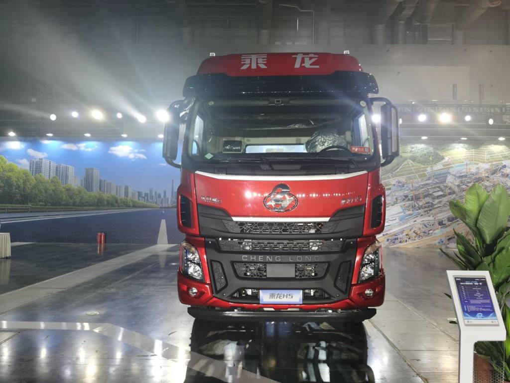 “创富一哥”乘龙H5 LNG大单桥四大优势让快递运输多拉多赚 - 第1张 - 提加商用车网 “创富一哥”乘龙H5 LNG大单桥四大优势让快递运输多拉多赚 - 第1张