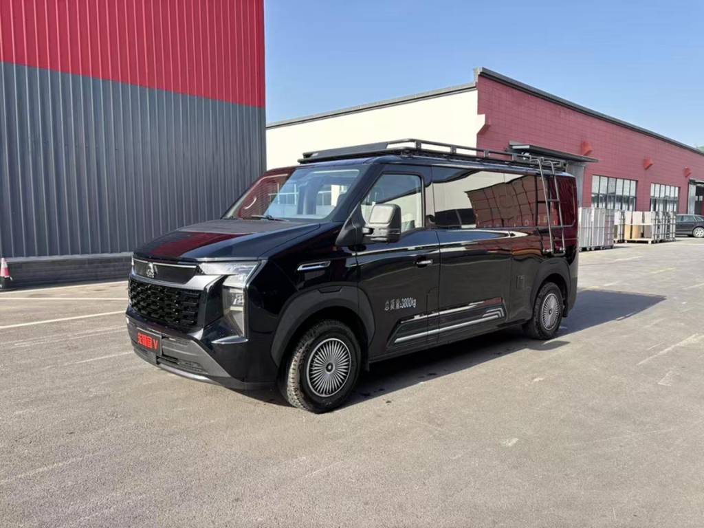 先锋官V首款官方改装宿营车来了 - 第1张