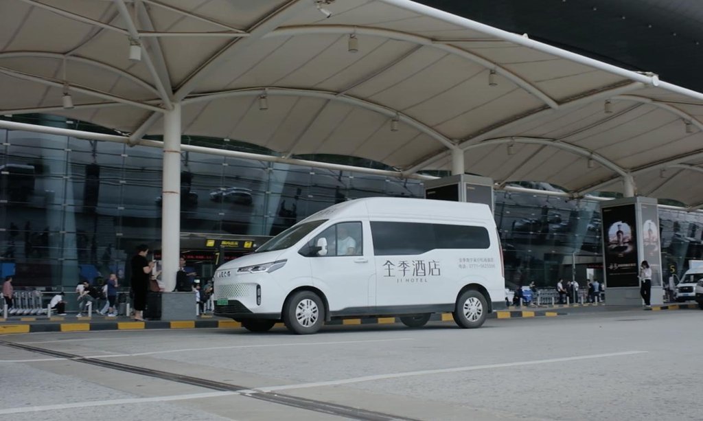 兄弟创业开酒店:选聚星EV当接驳车,客人从机场出来就说“这趟值了” - 第2张 - 提加商用车网 兄弟创业开酒店:选聚星EV当接驳车,客人从机场出来就说“这趟值了” - 第2张