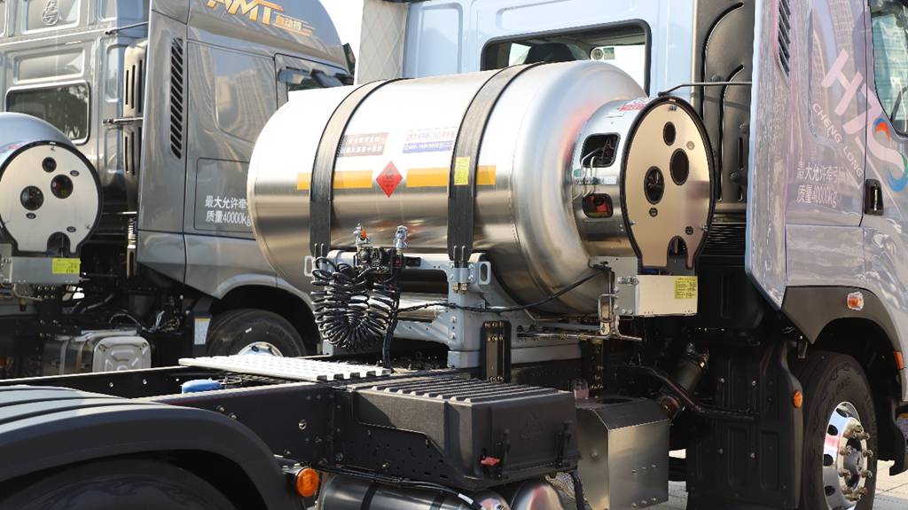 油价上涨不用愁，乘龙H7 Pro创赢版LNG牵引车创富有新招 - 第2张