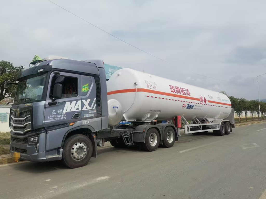 一次性采购二十台豪沃 MAX 燃气车！干的就是危化品运输！ - 第2张