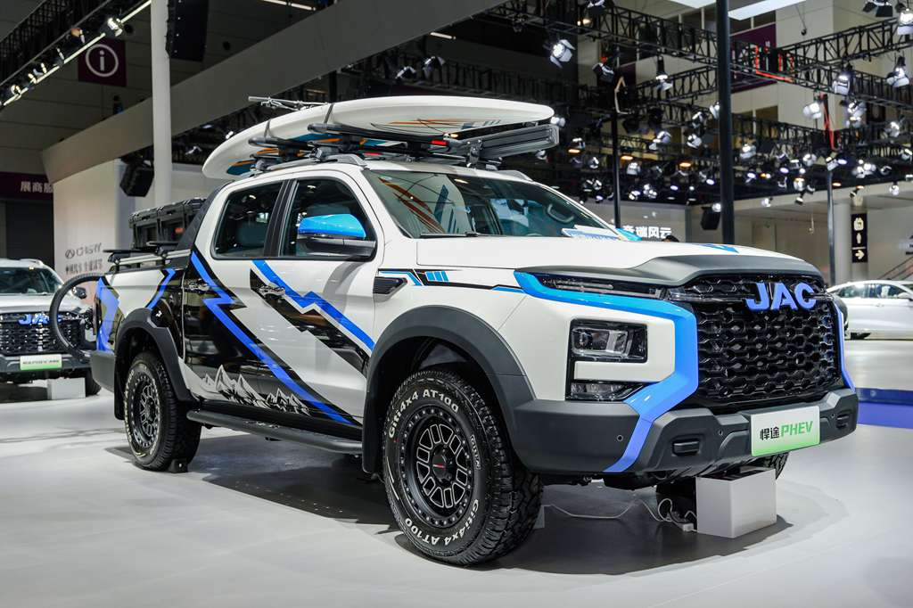 不是所有插混皮卡都能扭矩破千！悍途PHEV定义皮卡动力新标准 - 第2张