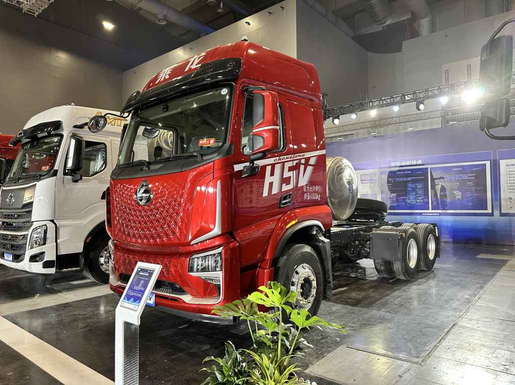 国四置换至高省11万！乘龙H5V创富版燃气重卡谁开谁赚 - 第3张