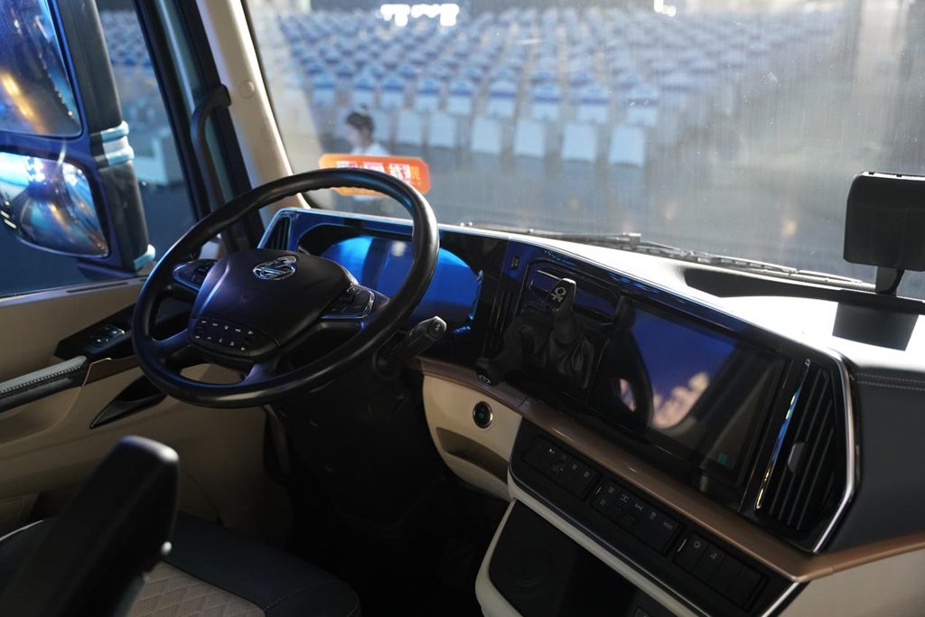 三电技术大突破!乘龙翼威5树立新能源重卡性能标杆 - 第3张 - 提加商用车网 三电技术大突破!乘龙翼威5树立新能源重卡性能标杆 - 第3张