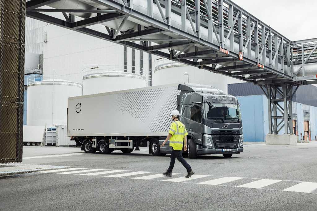 动态转向系统重磅升级!沃尔沃卡车:以科技创新守护道路安全 - 第3张 - 提加商用车网 动态转向系统重磅升级!沃尔沃卡车:以科技创新守护道路安全 - 第3张