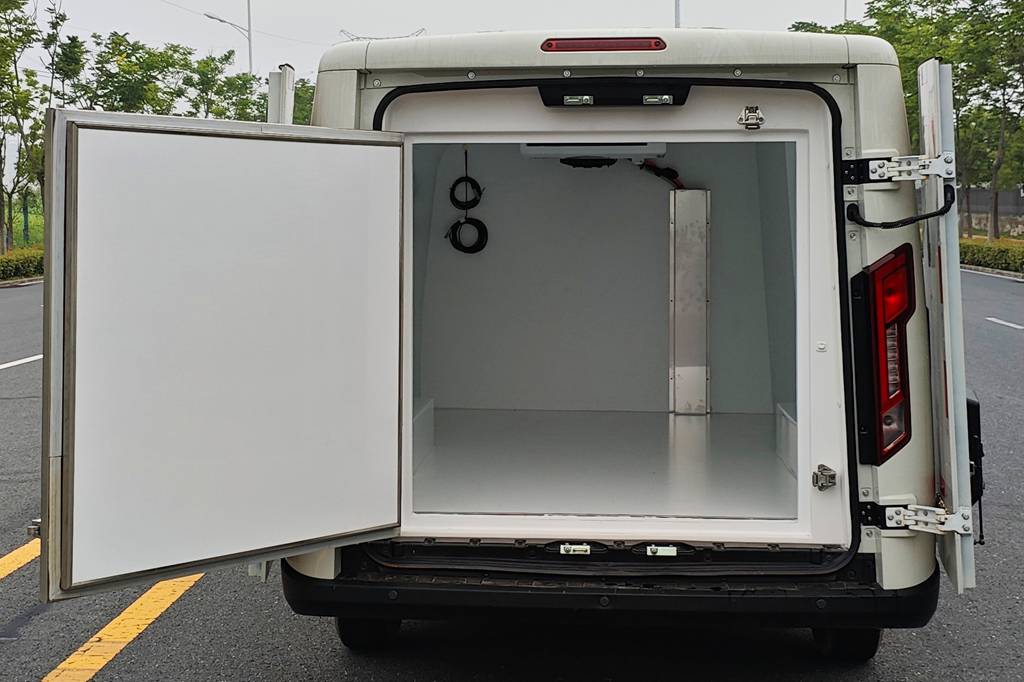 Van宝路冷藏车:城配冷链“掘金”利器,无惧“三高”挑战 - 第4张 - 提加商用车网 Van宝路冷藏车:城配冷链“掘金”利器,无惧“三高”挑战 - 第4张