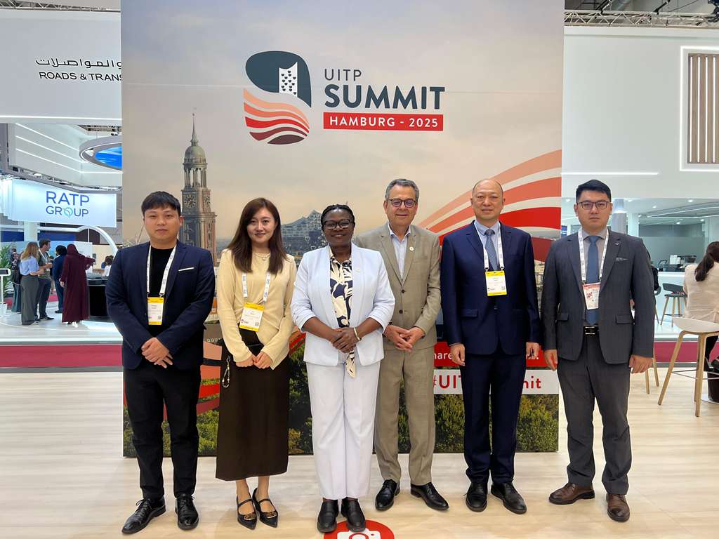 苏州金龙FENCER f1亮相UITP世界公共交通展:助力欧洲公共交通绿色发展 - 第4张 - 提加商用车网 苏州金龙FENCER f1亮相UITP世界公共交通展:助力欧洲公共交通绿色发展 - 第4张