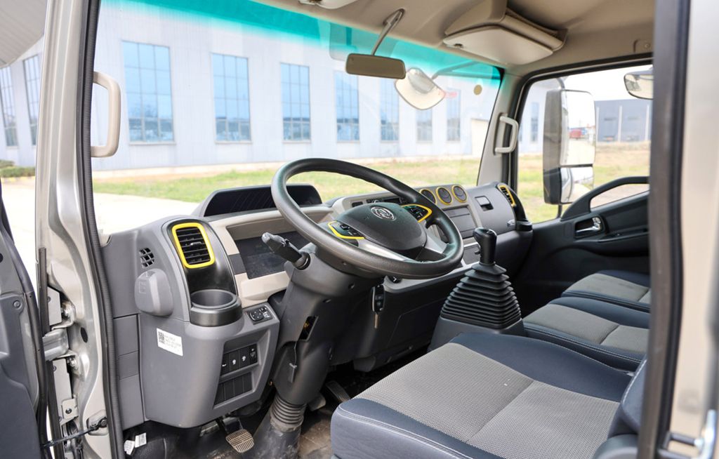 蓝牌极限卡车怎么选?东风多利卡康陆威:大六米轻卡最优解 - 第5张 - 提加商用车网 蓝牌极限卡车怎么选?东风多利卡康陆威:大六米轻卡最优解 - 第5张