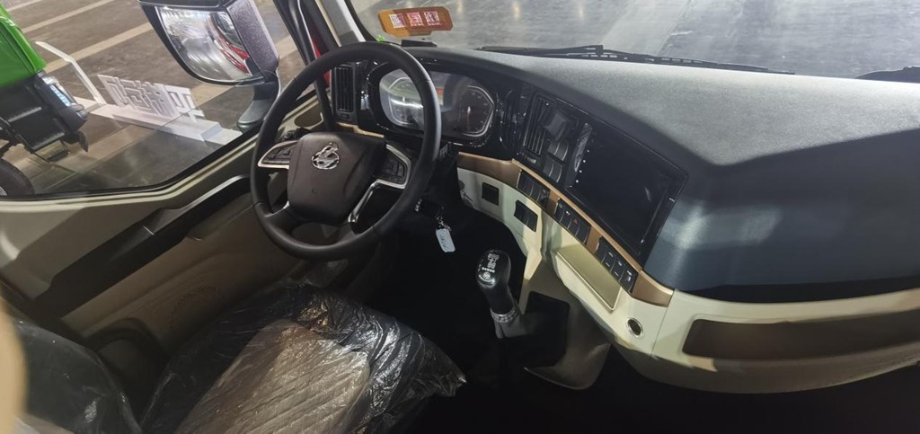 “创富一哥”乘龙H5 LNG大单桥四大优势让快递运输多拉多赚 - 第5张 - 提加商用车网 “创富一哥”乘龙H5 LNG大单桥四大优势让快递运输多拉多赚 - 第5张