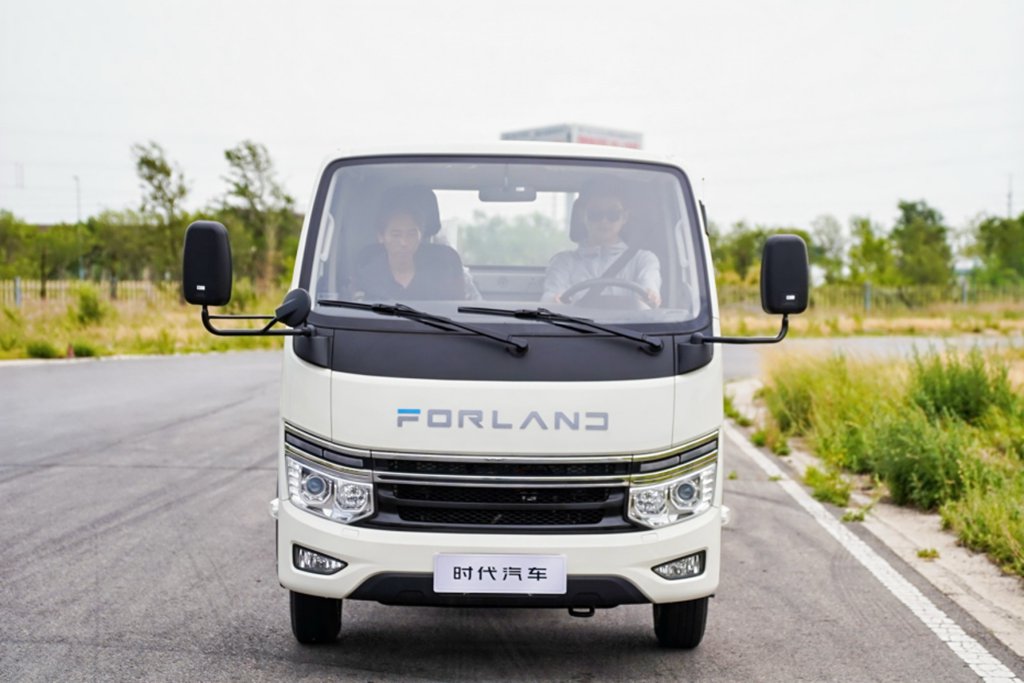 驰骋专业赛道 见证时代焕新|—时代汽车FORLAND新标产品媒体试驾会圆满举行 - 第8张 - 提加商用车网 驰骋专业赛道 见证时代焕新|—时代汽车FORLAND新标产品媒体试驾会圆满举行 - 第8张