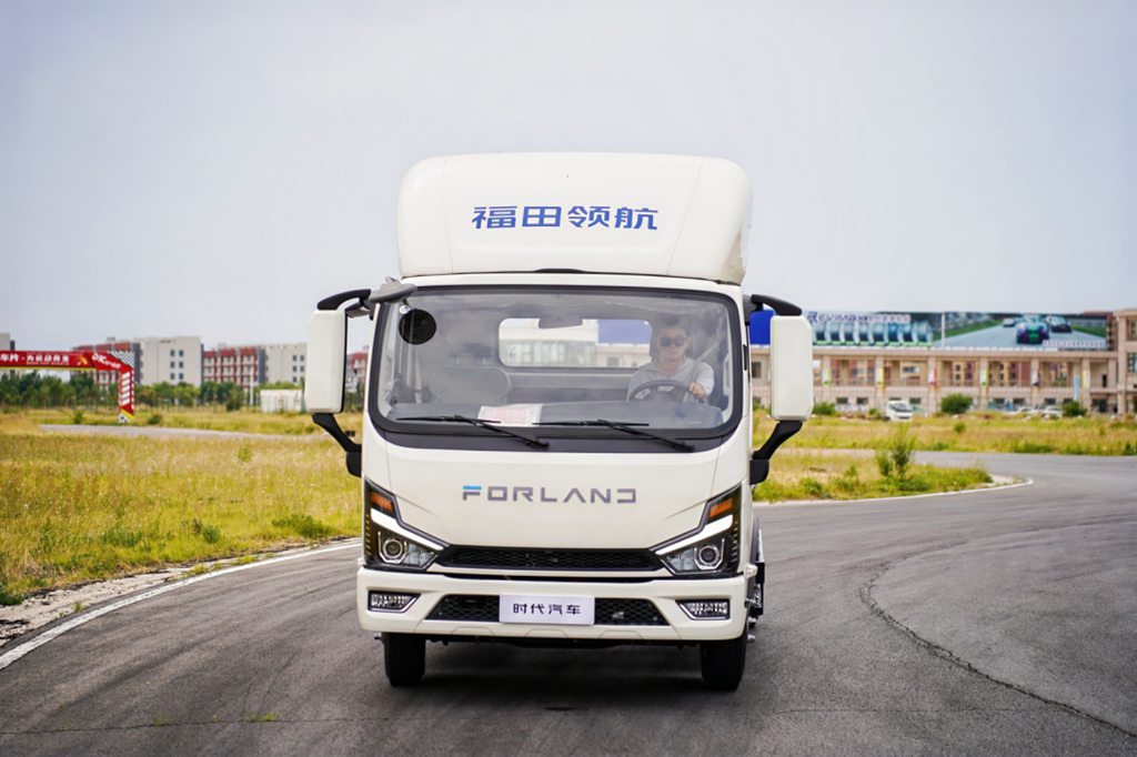 驰骋专业赛道 见证时代焕新|—时代汽车FORLAND新标产品媒体试驾会圆满举行 - 第9张 - 提加商用车网 驰骋专业赛道 见证时代焕新|—时代汽车FORLAND新标产品媒体试驾会圆满举行 - 第9张