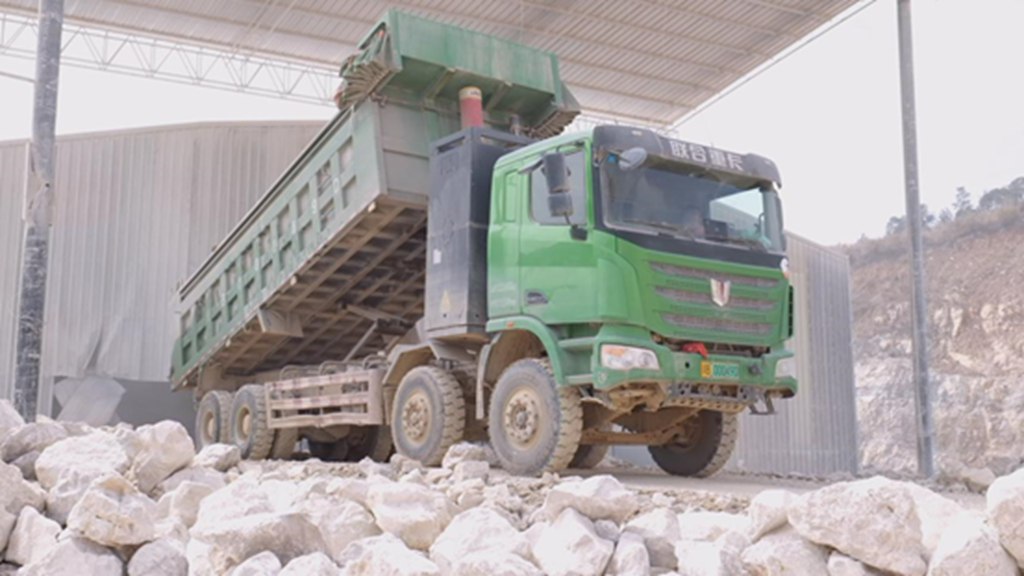 以家庭为油门 以安全作导航,看联合重卡电金刚如何帮助80后运输人玩转矿区运输? - 第2张 - 提加商用车网 以家庭为油门 以安全作导航,看联合重卡电金刚如何帮助80后运输人玩转矿区运输? - 第2张