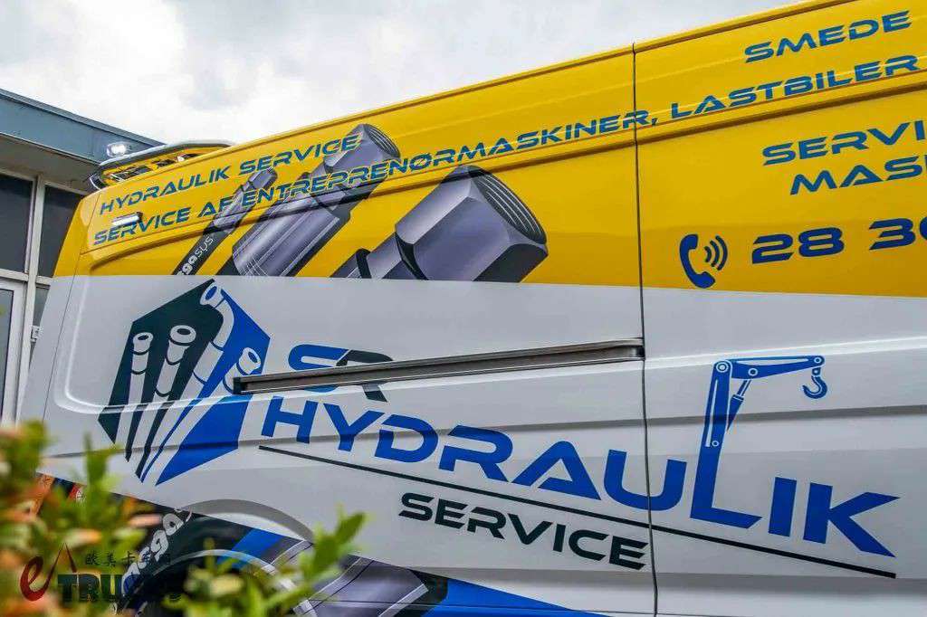 爆改曼恩TGE厢货的天花板!这么豪华的外观内饰您见过没? - 第11张 - 提加商用车网 爆改曼恩TGE厢货的天花板!这么豪华的外观内饰您见过没? - 第11张