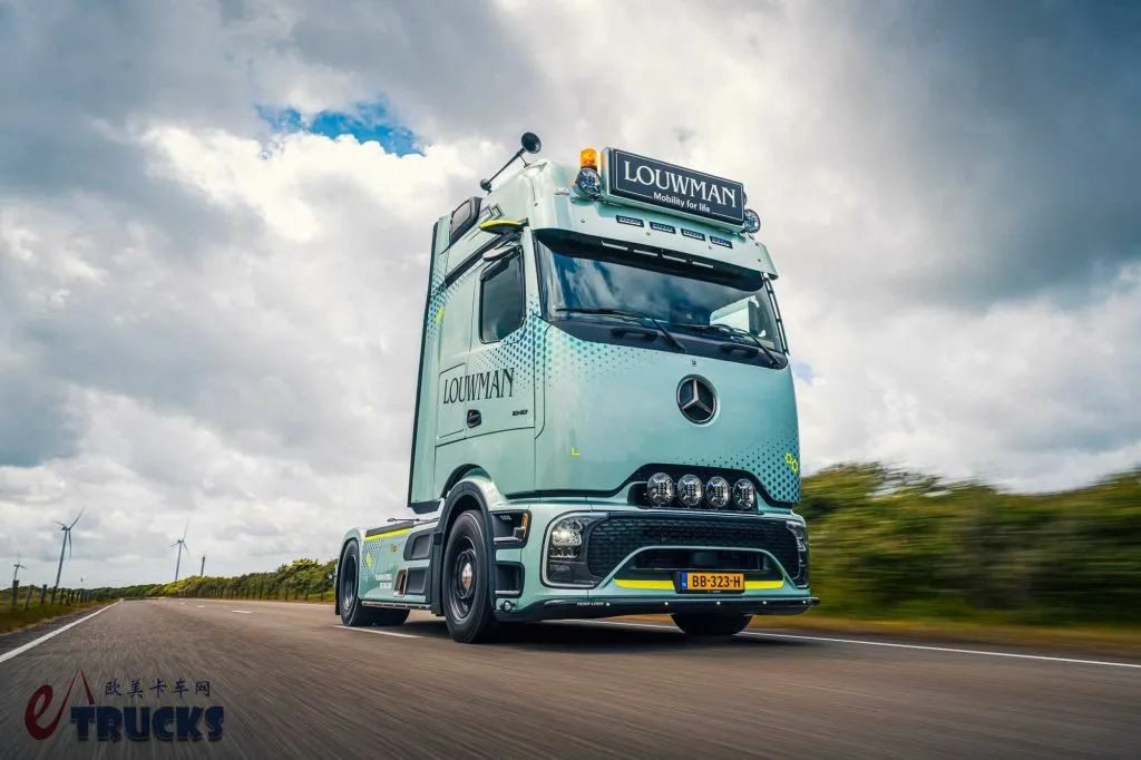 低风阻旗舰结合经典改装!这是欧洲未来卡车改装的样子?实拍第二代奔驰Actros L了解一下 - 第13张 - 提加商用车网 低风阻旗舰结合经典改装!这是欧洲未来卡车改装的样子?实拍第二代奔驰Actros L了解一下 - 第13张