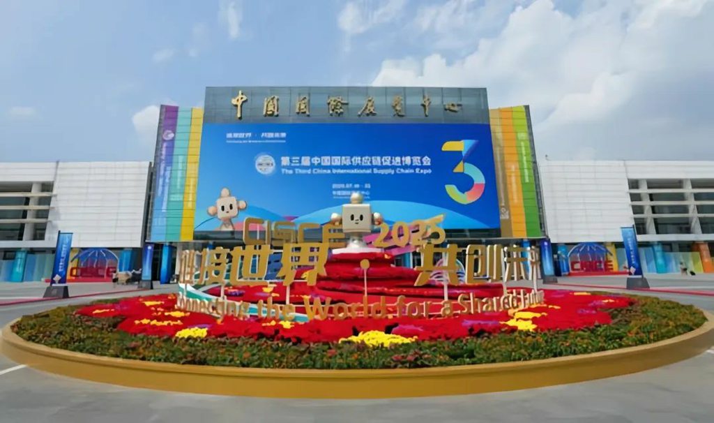 成功汽车携星马T3E亮相北京链博会 - 第1张 - 提加商用车网 成功汽车携星马T3E亮相北京链博会 - 第1张