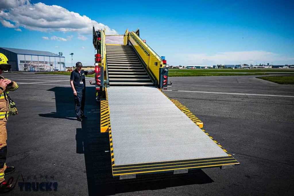 斯堪尼亚6×6底盘打造!航空安全守护神之一,卢森宝亚机场救援梯实拍 - 第14张 - 提加商用车网 斯堪尼亚6×6底盘打造!航空安全守护神之一,卢森宝亚机场救援梯实拍 - 第14张