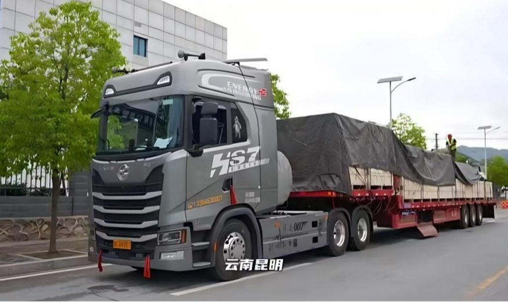 50岁“结缘”东风华神HS7,来听听田师傅的真实用车体验吧 - 第3张 - 提加商用车网 50岁“结缘”东风华神HS7,来听听田师傅的真实用车体验吧 - 第3张