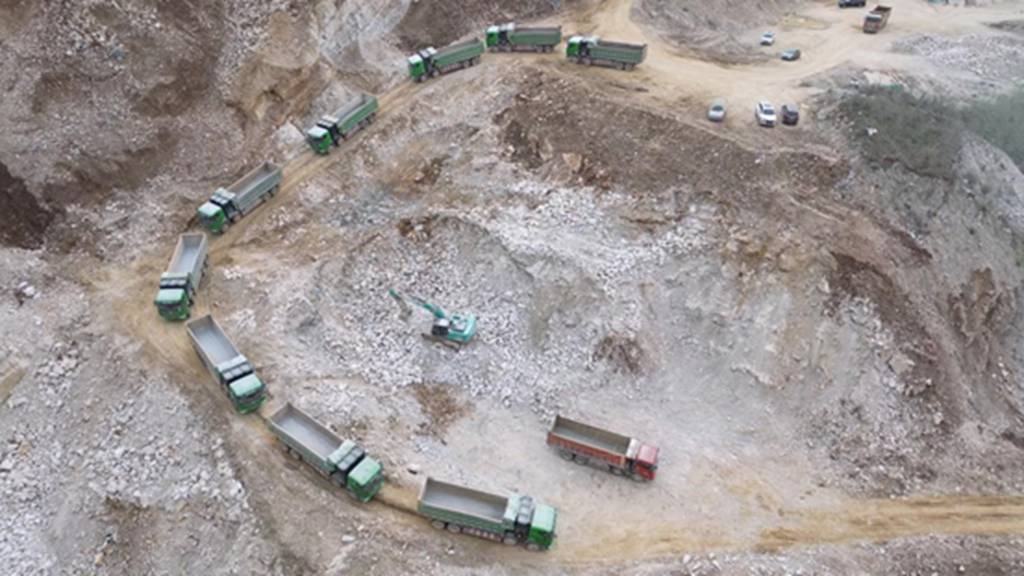 以家庭为油门 以安全作导航,看联合重卡电金刚如何帮助80后运输人玩转矿区运输? - 第5张 - 提加商用车网 以家庭为油门 以安全作导航,看联合重卡电金刚如何帮助80后运输人玩转矿区运输? - 第5张