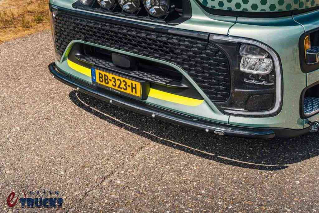 低风阻旗舰结合经典改装!这是欧洲未来卡车改装的样子?实拍第二代奔驰Actros L了解一下 - 第6张 - 提加商用车网 低风阻旗舰结合经典改装!这是欧洲未来卡车改装的样子?实拍第二代奔驰Actros L了解一下 - 第6张