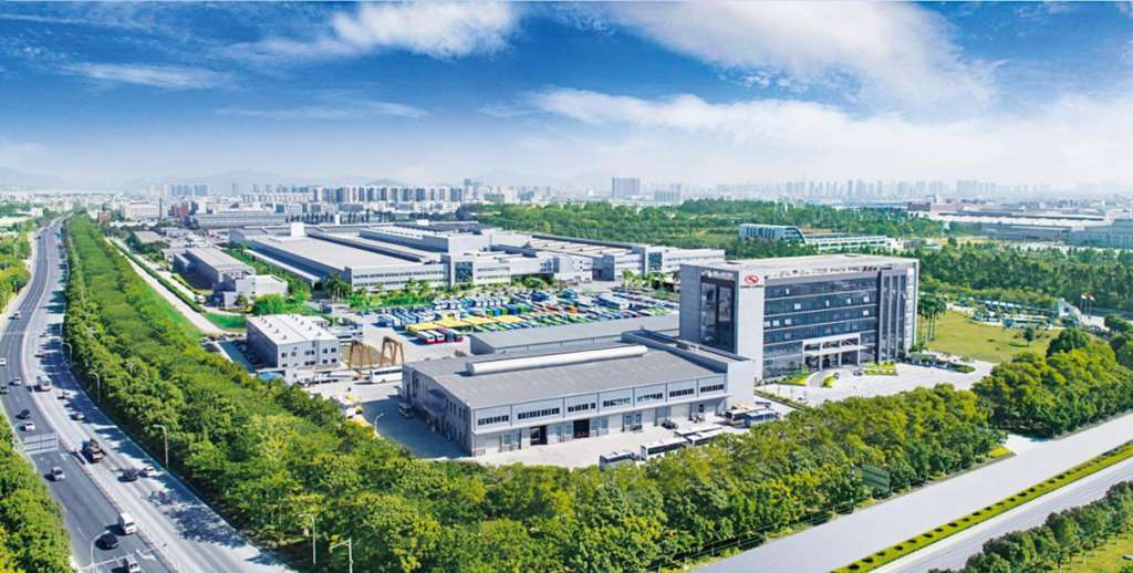 金龙驭势 擎旗新程——金龙客车以新质生产力领航全球绿色出行变革,铸就中国智造强国脊梁 - 第14张 - 提加商用车网 金龙驭势 擎旗新程——金龙客车以新质生产力领航全球绿色出行变革,铸就中国智造强国脊梁 - 第14张
