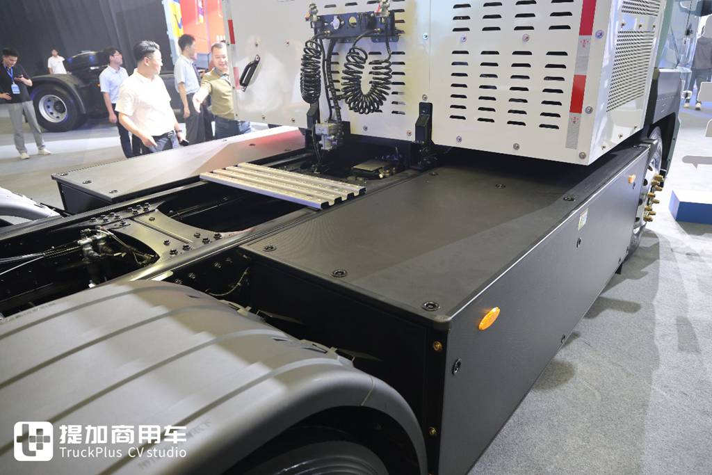 用400度电去干1000度电的续航,宇通T400RE全新增程重卡实拍 - 第3张 - 提加商用车网 用400度电去干1000度电的续航,宇通T400RE全新增程重卡实拍 - 第3张