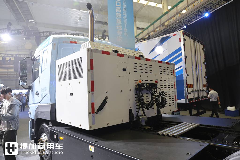 用400度电去干1000度电的续航,宇通T400RE全新增程重卡实拍 - 第4张 - 提加商用车网 用400度电去干1000度电的续航,宇通T400RE全新增程重卡实拍 - 第4张