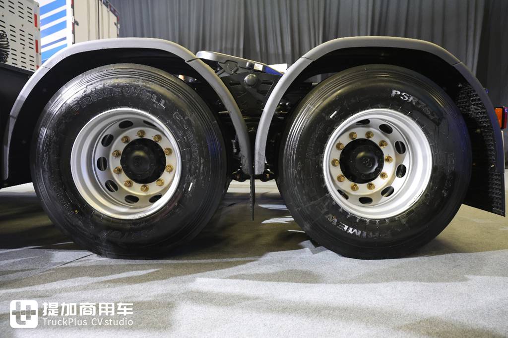 用400度电去干1000度电的续航,宇通T400RE全新增程重卡实拍 - 第9张 - 提加商用车网 用400度电去干1000度电的续航,宇通T400RE全新增程重卡实拍 - 第9张