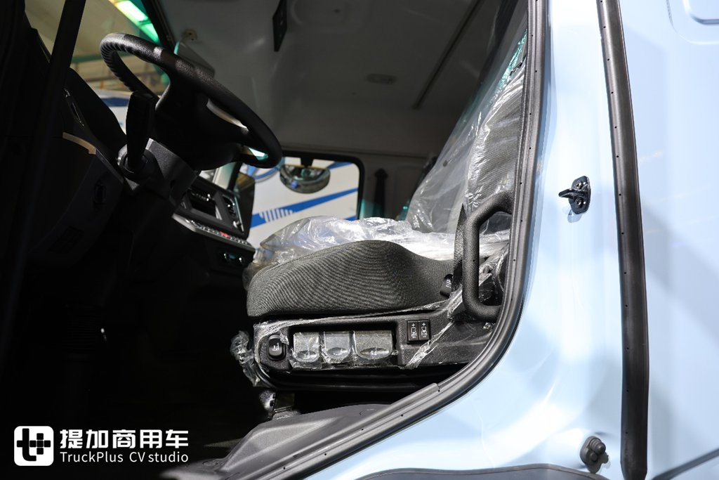 用400度电去干1000度电的续航,宇通T400RE全新增程重卡实拍 - 第14张 - 提加商用车网 用400度电去干1000度电的续航,宇通T400RE全新增程重卡实拍 - 第14张