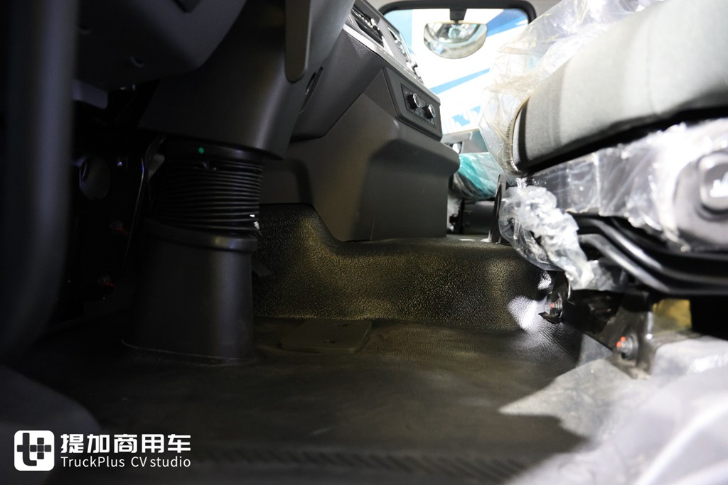 用400度电去干1000度电的续航,宇通T400RE全新增程重卡实拍 - 第15张 - 提加商用车网 用400度电去干1000度电的续航,宇通T400RE全新增程重卡实拍 - 第15张
