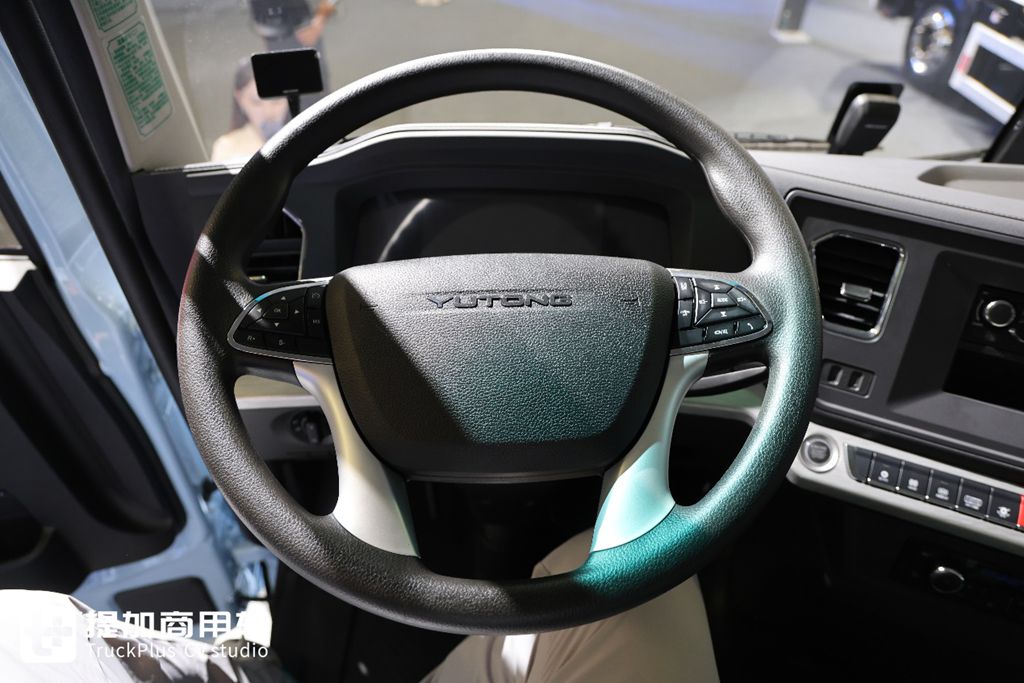 用400度电去干1000度电的续航,宇通T400RE全新增程重卡实拍 - 第16张 - 提加商用车网 用400度电去干1000度电的续航,宇通T400RE全新增程重卡实拍 - 第16张
