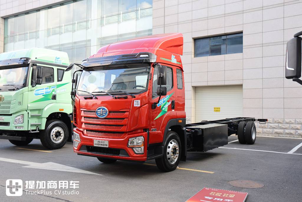 全新鹰阵产品发布,鹰途再添三兄弟,一汽解放青汽年中会现场展车实拍 - 第19张 - 提加商用车网 全新鹰阵产品发布,鹰途再添三兄弟,一汽解放青汽年中会现场展车实拍 - 第19张