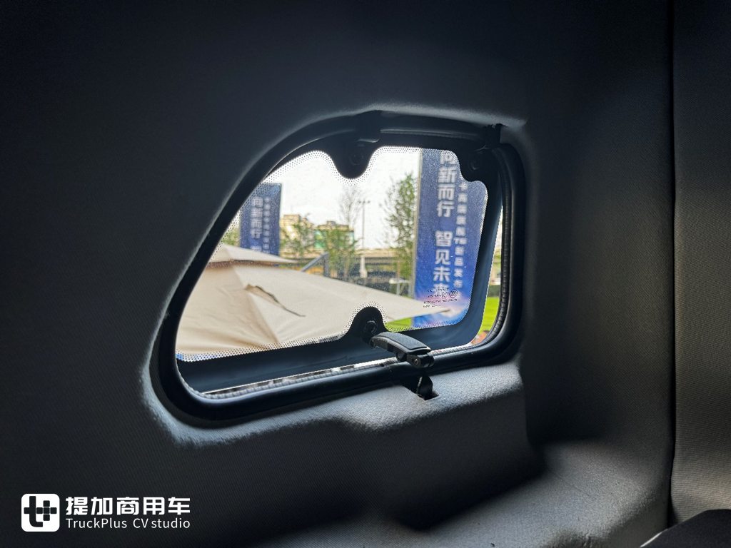 专攻长途运输,原厂高顶双卧驾驶室,宇通T6电动轻卡实拍 - 第15张 - 提加商用车网 专攻长途运输,原厂高顶双卧驾驶室,宇通T6电动轻卡实拍 - 第15张
