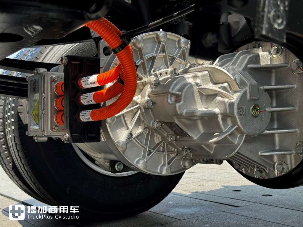专攻长途运输,原厂高顶双卧驾驶室,宇通T6电动轻卡实拍 - 第18张 - 提加商用车网 专攻长途运输,原厂高顶双卧驾驶室,宇通T6电动轻卡实拍 - 第18张