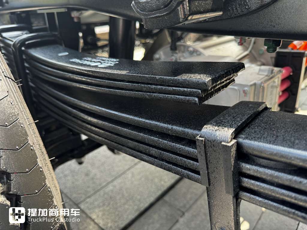 专攻长途运输,原厂高顶双卧驾驶室,宇通T6电动轻卡实拍 - 第19张 - 提加商用车网 专攻长途运输,原厂高顶双卧驾驶室,宇通T6电动轻卡实拍 - 第19张
