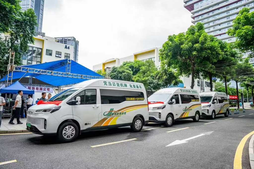 依维柯聚星EV纯电动接驳巴士交付惠州机场 助力大湾区绿色接驳网络升级 - 第2张 - 提加商用车网 依维柯聚星EV纯电动接驳巴士交付惠州机场 助力大湾区绿色接驳网络升级 - 第2张