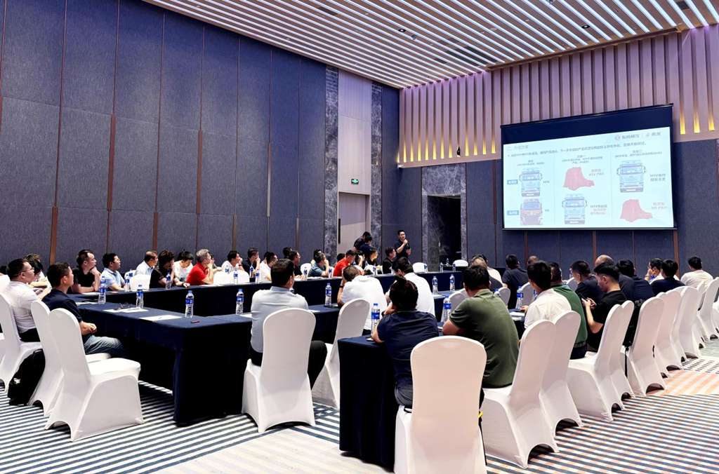 向4.3万辆冲刺!东风柳汽2025年合作伙伴年中会圆满举行 - 第3张 - 提加商用车网 向4.3万辆冲刺!东风柳汽2025年合作伙伴年中会圆满举行 - 第3张