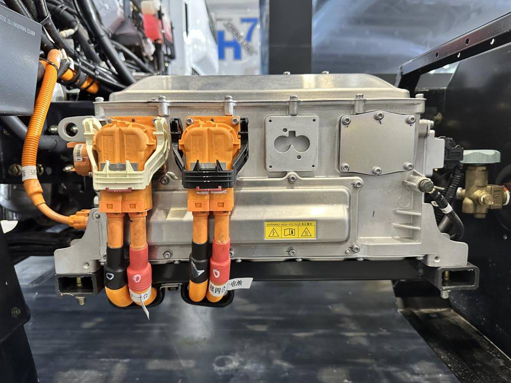 580km高续航 百公里气耗≤6.67kg,乘龙翼威2 CNG增程轻卡来袭! - 第3张 - 提加商用车网 580km高续航 百公里气耗≤6.67kg,乘龙翼威2 CNG增程轻卡来袭! - 第3张