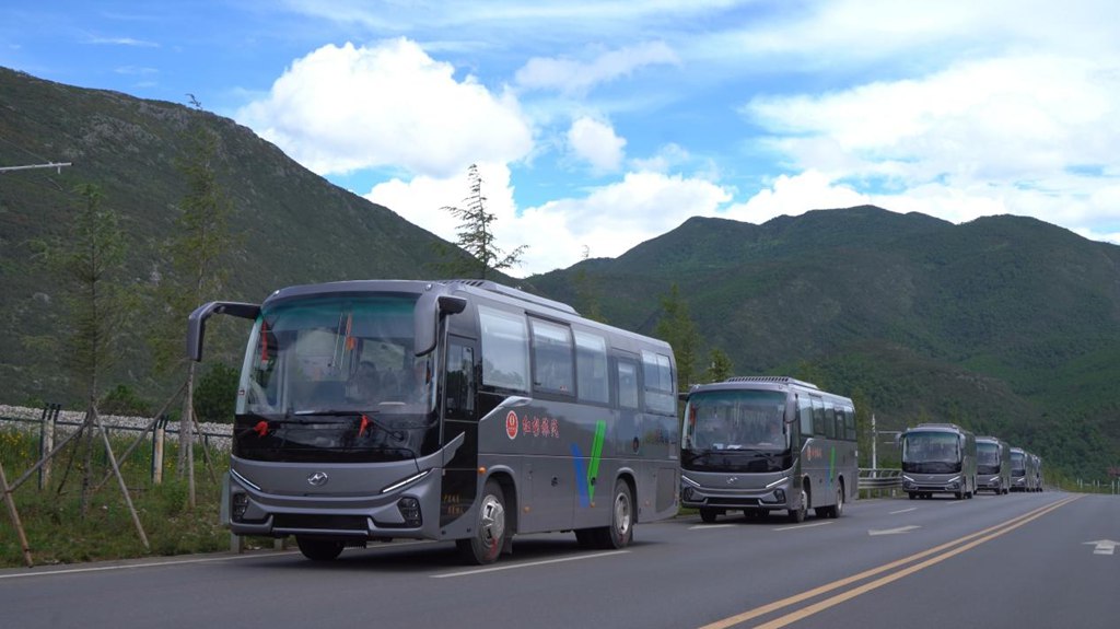重塑丽江旅运生态!苏州金龙携手红杉旅汽打造品质出行新标杆 - 第6张 - 提加商用车网 重塑丽江旅运生态!苏州金龙携手红杉旅汽打造品质出行新标杆 - 第6张