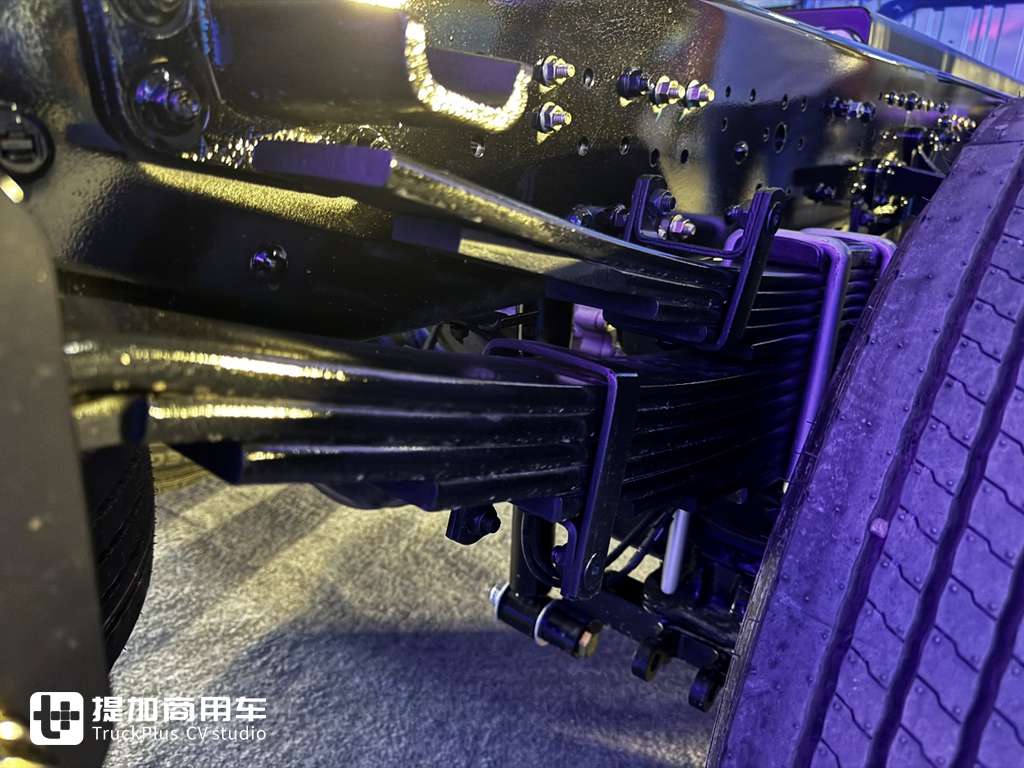 搭载恒星·超级纯电黄金动力平台,潍柴蓝擎高端新品X7电动轻卡实拍 - 第6张 - 提加商用车网 搭载恒星·超级纯电黄金动力平台,潍柴蓝擎高端新品X7电动轻卡实拍 - 第6张