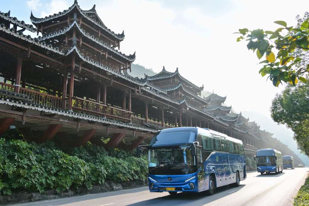 需求升级,创新破局!苏州金龙赋能旅游客运新生态 - 第1张 - 提加商用车网 需求升级,创新破局!苏州金龙赋能旅游客运新生态 - 第1张