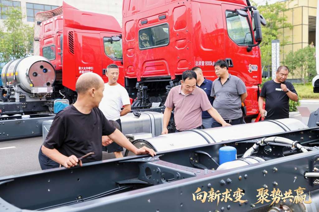现场订车93台,东风柳汽乘龙之夜燃动山西运城 - 第9张 - 提加商用车网 现场订车93台,东风柳汽乘龙之夜燃动山西运城 - 第9张
