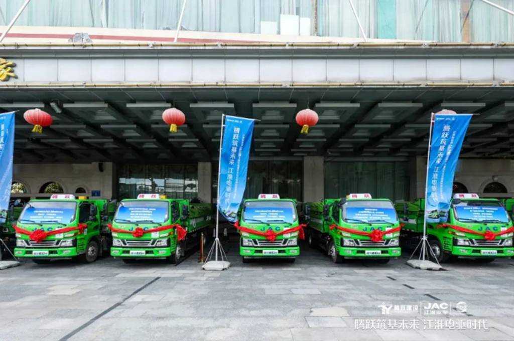 骏铃新能源工程车频频交车,开启绿色城建新未来 - 第4张 - 提加商用车网 骏铃新能源工程车频频交车,开启绿色城建新未来 - 第4张
