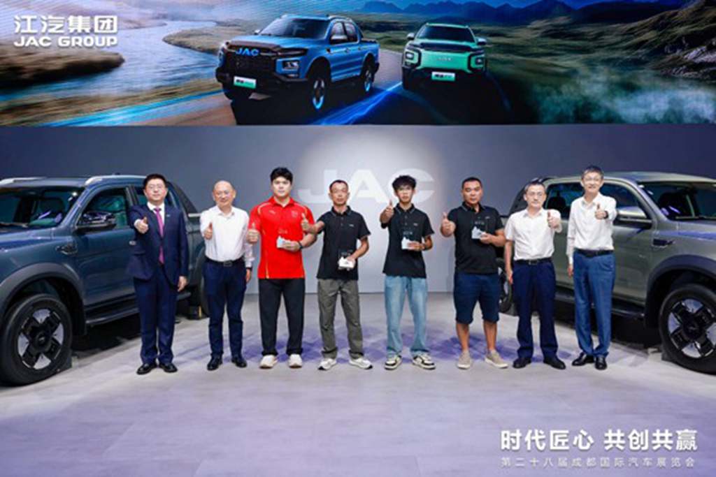 奥运冠军刘焕华助阵!悍途PHEV、悍途EV全球上市,15.98万元起售 - 第1张 - 提加商用车网 奥运冠军刘焕华助阵!悍途PHEV、悍途EV全球上市,15.98万元起售 - 第1张