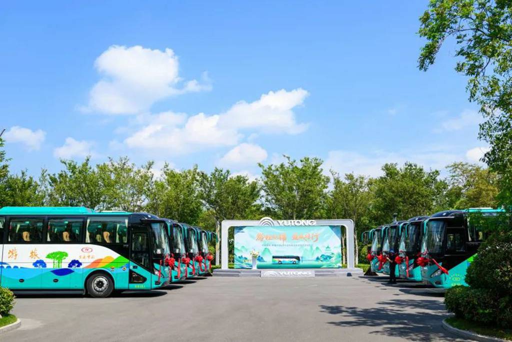共赴美好“黔”程!113辆宇通客车批次交付贵州黔南 - 第2张 - 提加商用车网 共赴美好“黔”程!113辆宇通客车批次交付贵州黔南 - 第2张
