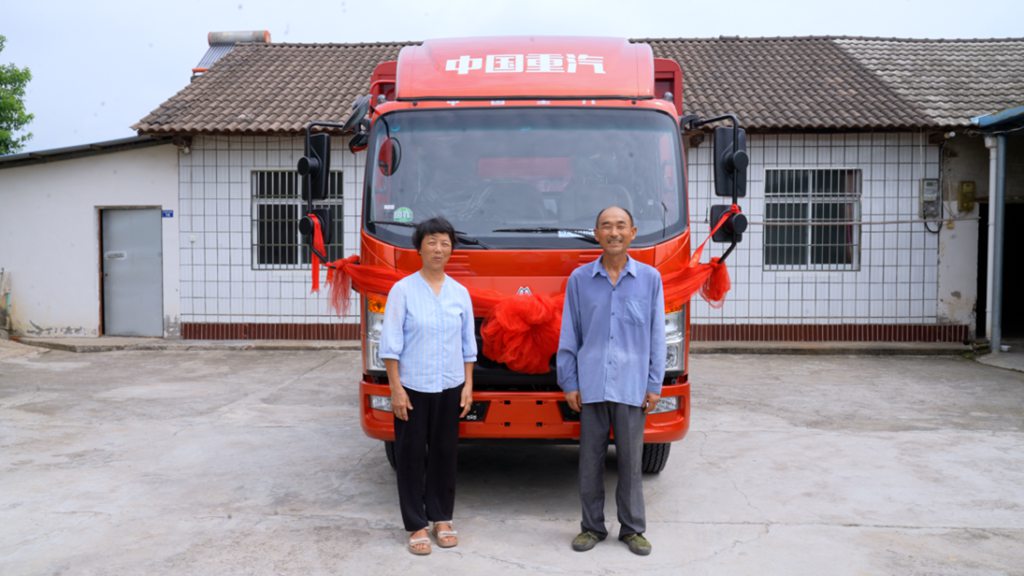 选重汽好车,伴“中国好人” - 第1张 - 提加商用车网 选重汽好车,伴“中国好人” - 第1张