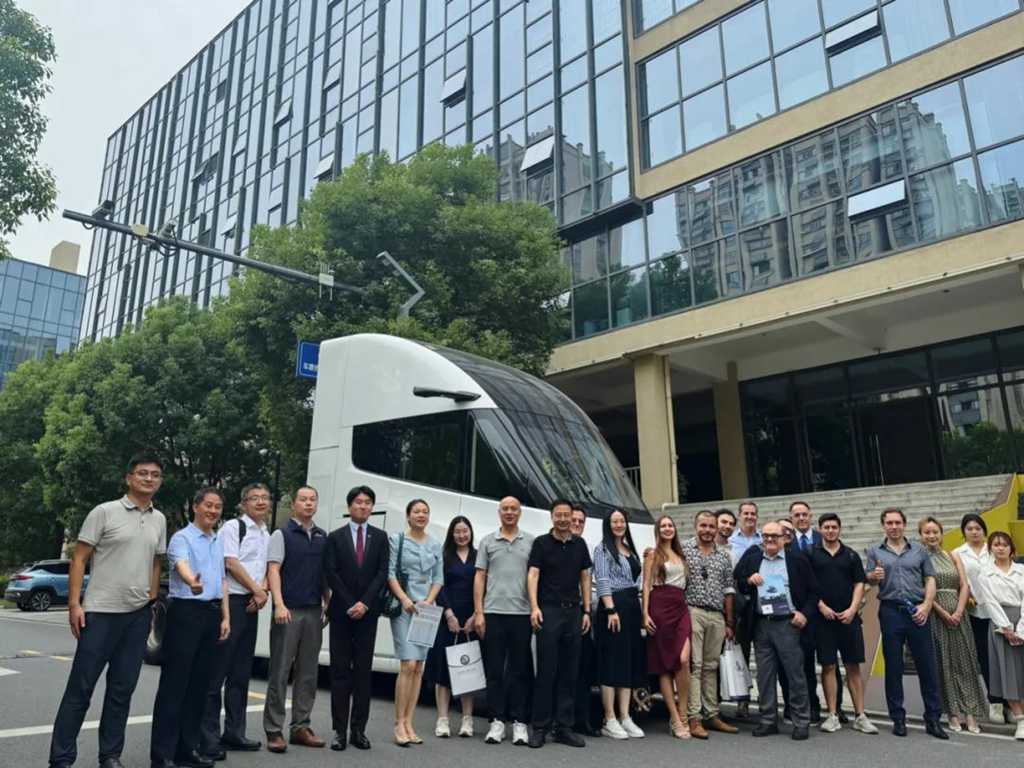 苇渡科技接受墨西哥商会考察,现场展示670km长续航纯电重卡 - 第1张 - 提加商用车网 苇渡科技接受墨西哥商会考察,现场展示670km长续航纯电重卡 - 第1张