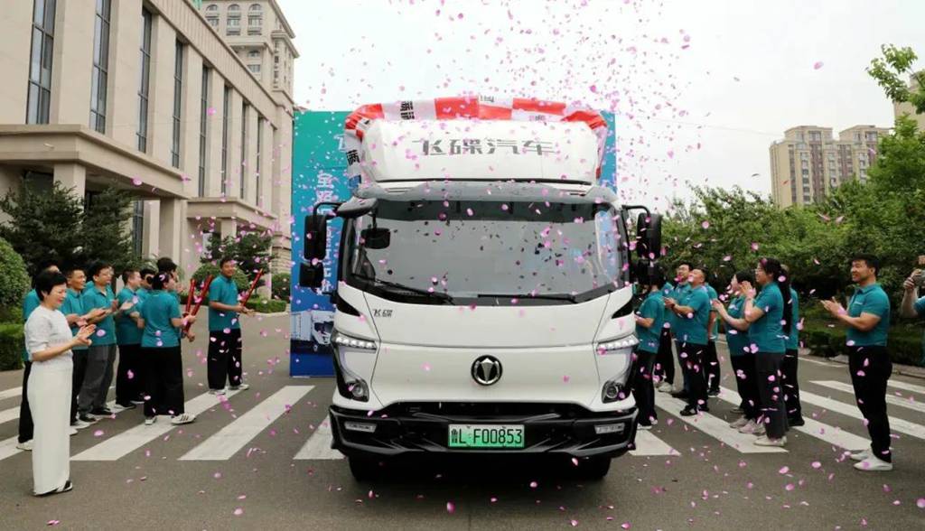 跨越18000公里高温高湿极限挑战!汉德车桥护航“飞碟漫天飞”公益行圆满收官! - 第3张 - 提加商用车网 跨越18000公里高温高湿极限挑战!汉德车桥护航“飞碟漫天飞”公益行圆满收官! - 第3张